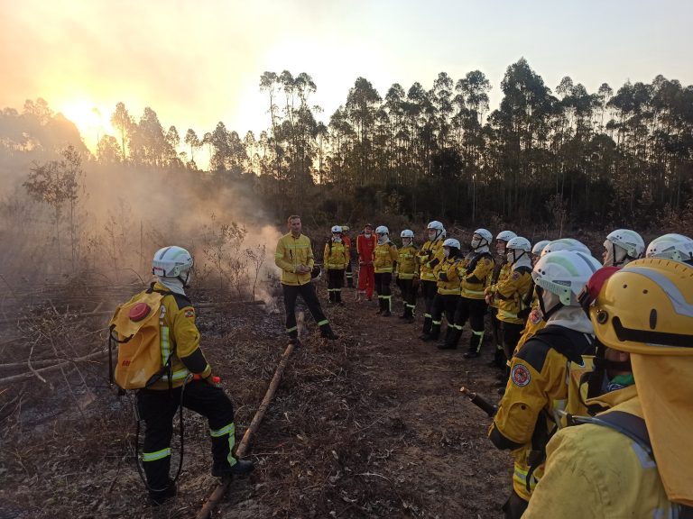 Corpo de Bombeiros em Sombrio recebe os futuros comandantes da corporação