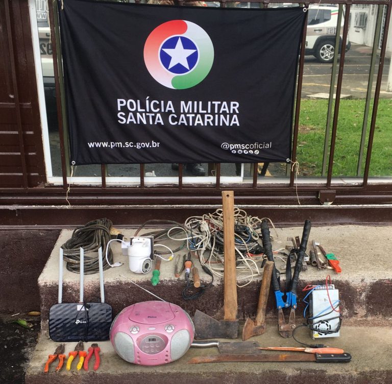 PM recupera objetos de furto em Criciúma