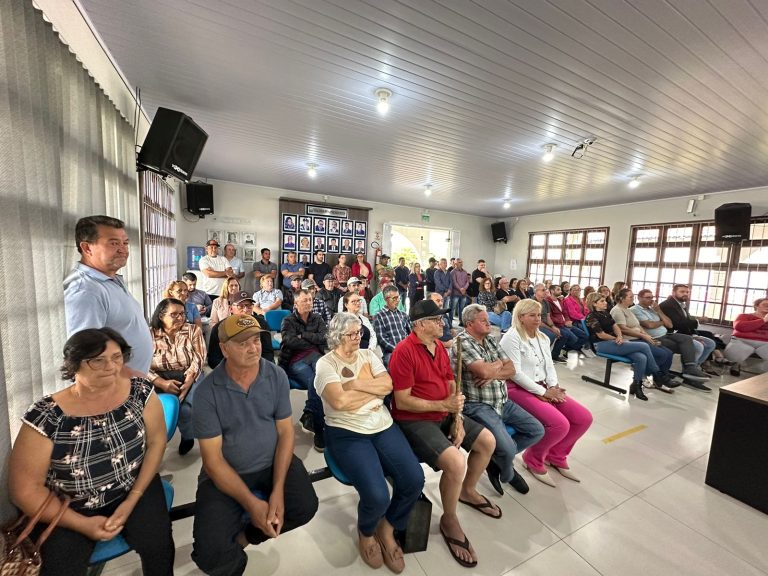 Famílias gaivotenses celebram a conquista de imóveis escriturados