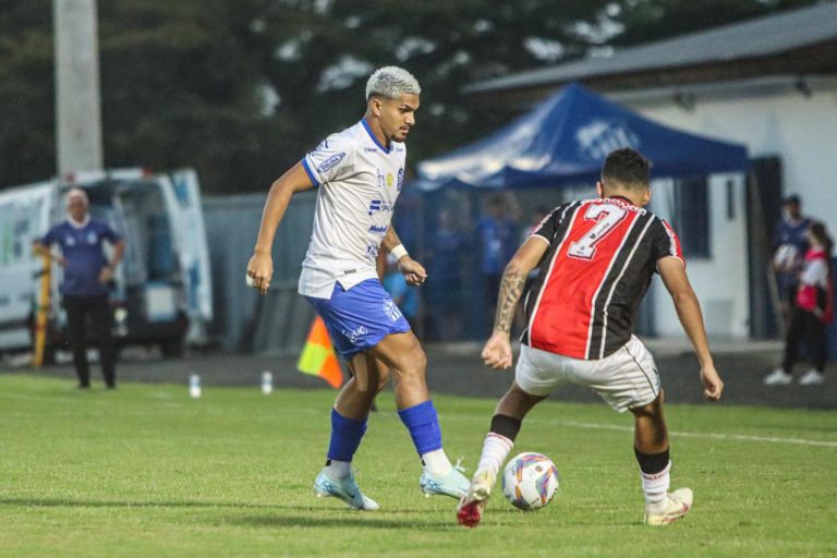 Caravaggio amarga derrota em casa para o Joinville