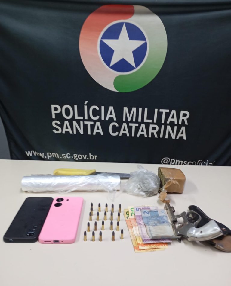 Polícia Militar encontra drogas e arma em residência de Criciúma