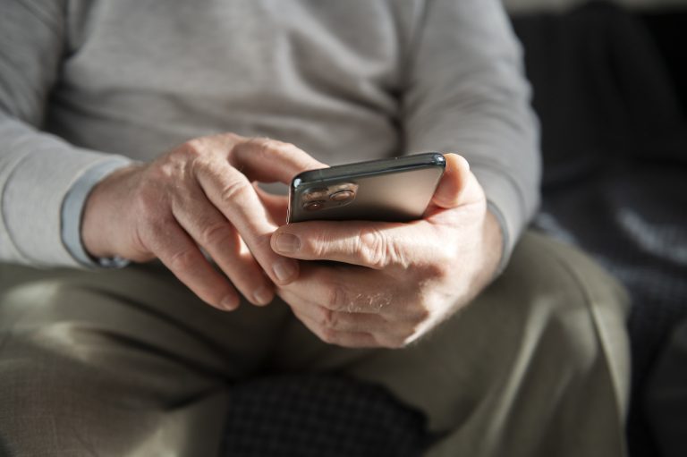 Atendimento digital em saúde 24h avança nos municípios do Sul e Extremo Sul