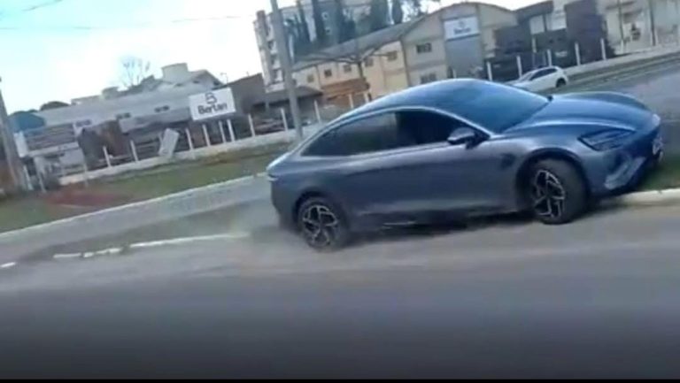 Motorista é flagrado fazendo manobras perigosas em Morro da Fumaça
