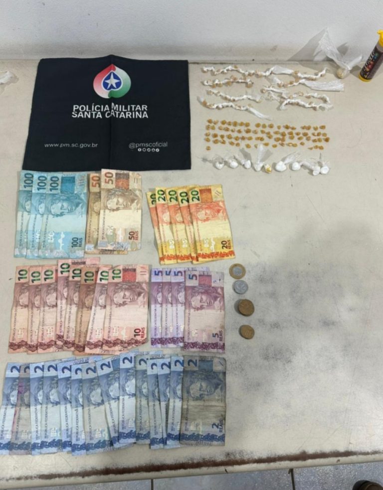 Quatro são presos por tráfico e resistência à prisão no Arroio do Silva