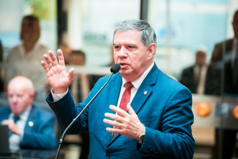 Deputado pede CPI  na Alesc para investigar caso do cão Orelha
