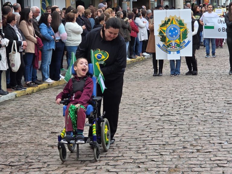 Desfile Cívico atrai grande público no Centro Histórico de Urussanga