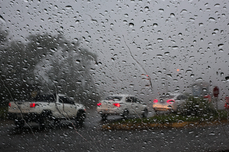 Semana começa com chuva após termômetros chegarem a 36ºC no Sul