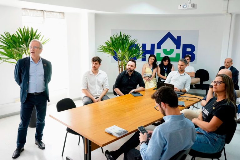 Comitiva de Criciúma busca referências em Curitiba