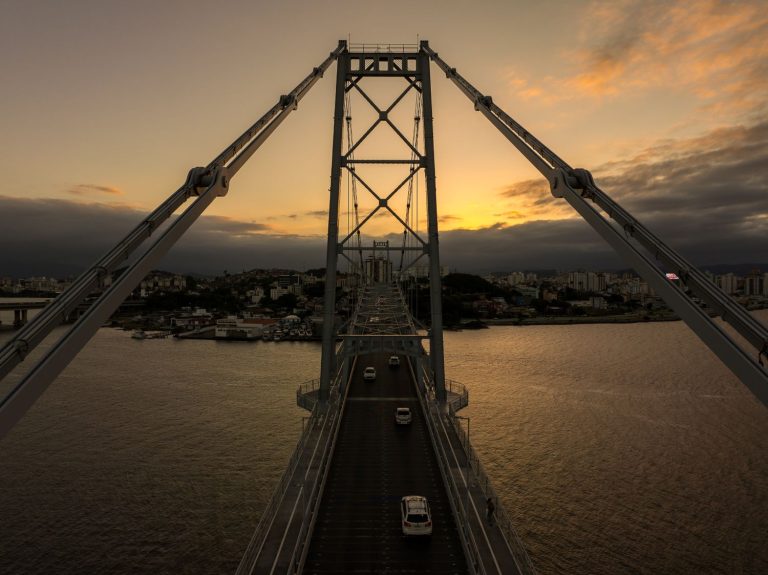Ponte Hercílio Luz tem alterações de circulação de pessoas e veículos
