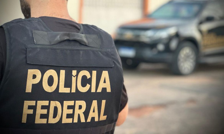 PF é autorizada a acessar investigação da produtora do filme de Bolsonaro