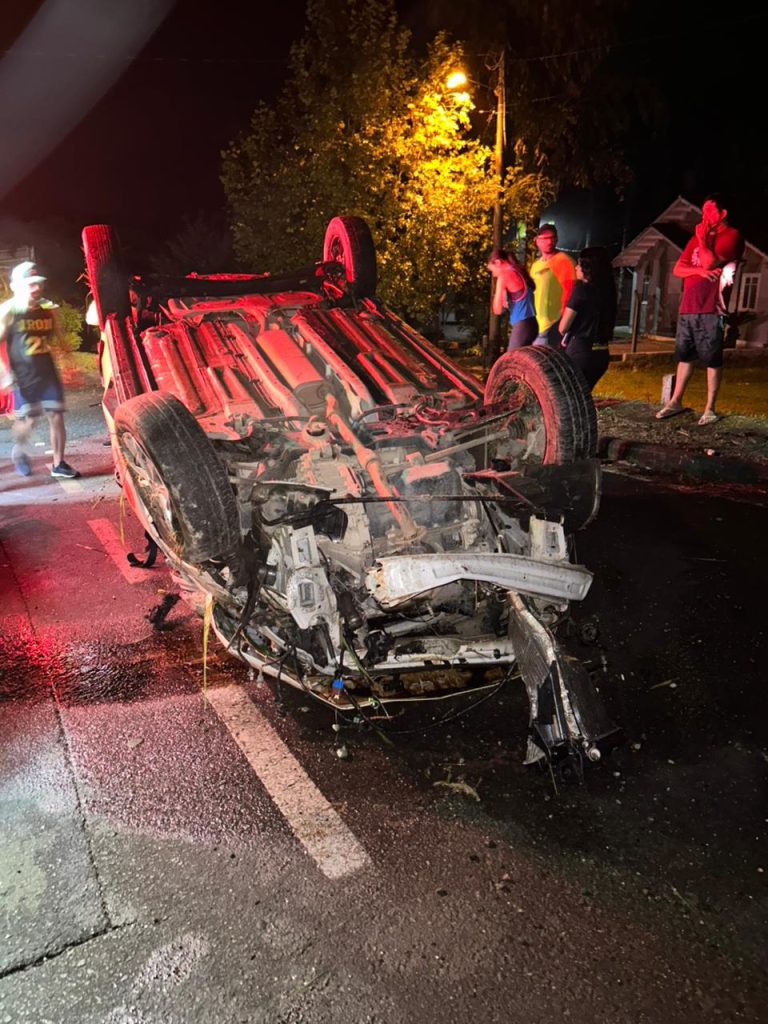 Capotamento deixa uma pessoa ferida na rodovia SC-108