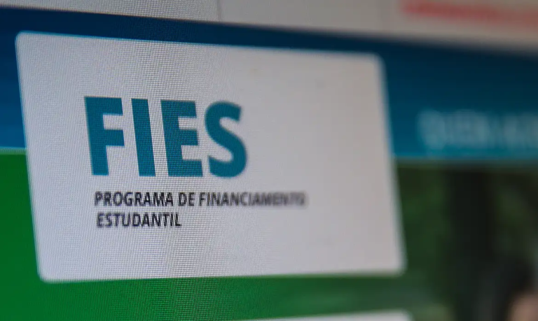 Fies: pré-selecionados têm até terça para complementar informações
