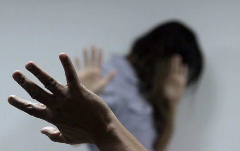 Filho é preso após agredir e tentar estrangular a mãe em Nova Veneza