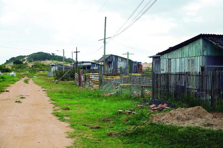 Entre o asfalto e o abandono: os contrastes que marcam Balneário Rincão