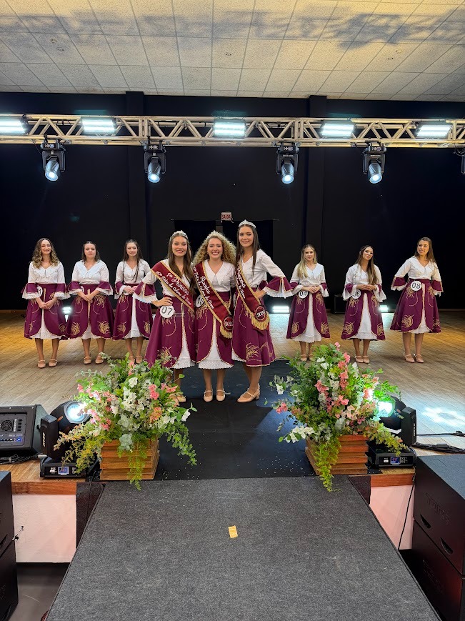 Turvo celebra aniversário com novas soberanas da Festa do Colono