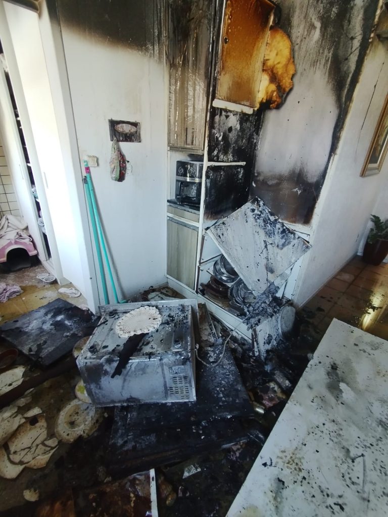 Incêndio atinge apartamento em Laguna