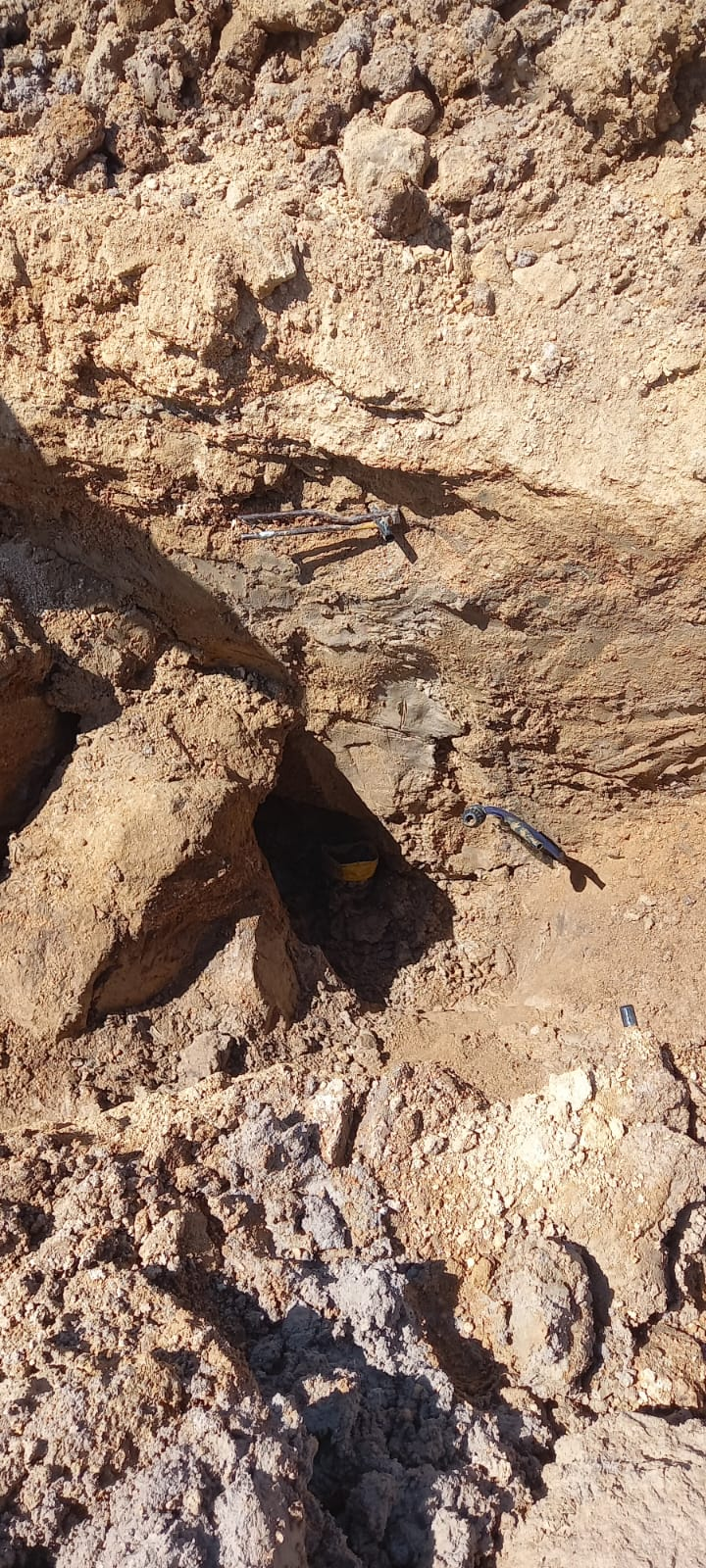 Homem fica parcialmente soterrado após acidente em Morro da Fumaça