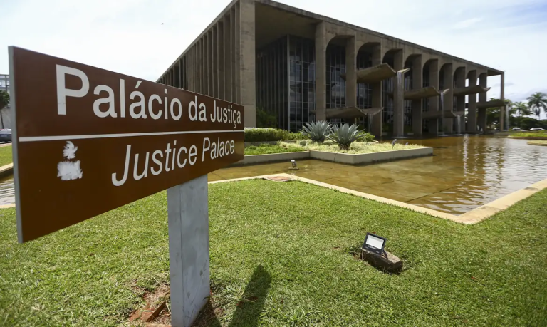 712 candidatos são convocados pelo CNU para preencher ficha de investigação