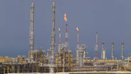 Irã ataca instalações de energia no Golfo Pérsico