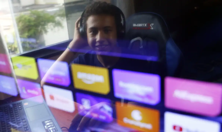 8 de cada 10 serviços digitais não checa idade na criação de contas