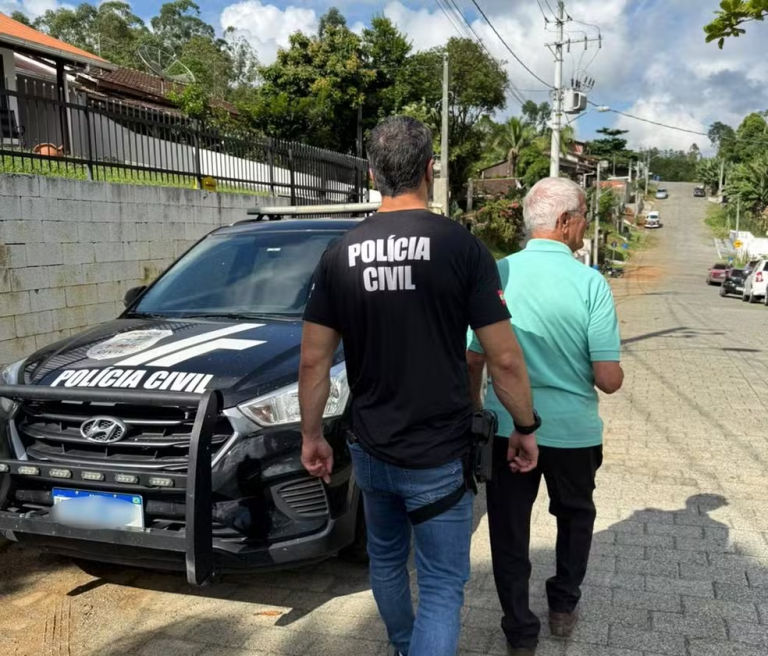 Pastor de 82 anos é preso por estupro de vulnerável