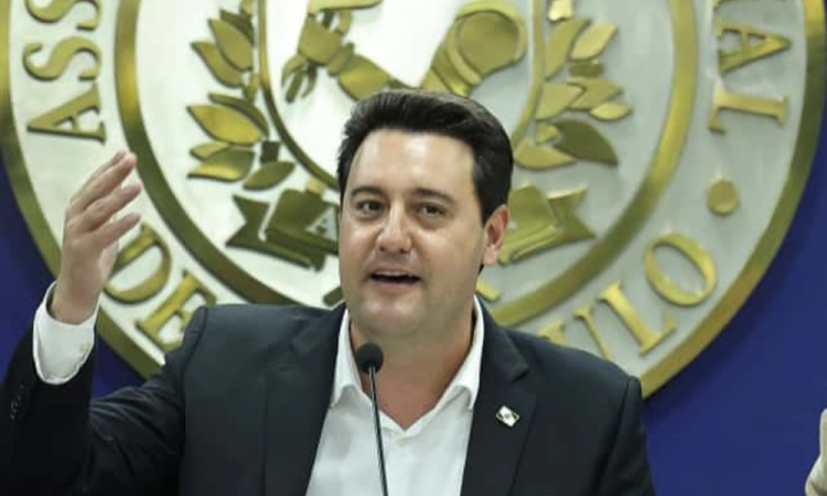 Ratinho Junior desiste de candidatura à presidência