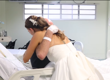 (vídeo) Noiva vai até o hospital após cerimônia para visitar pai internado