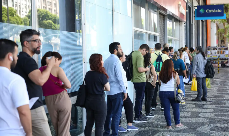 Governo faz convocação de 1,8 mil candidatos para vagas do CNU 1