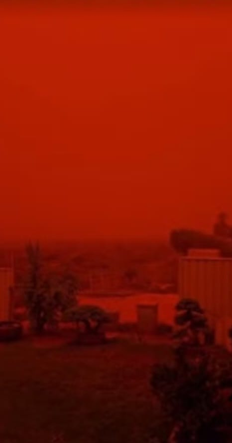 (vídeo) Céu vermelho é registrado após passagem de ciclone na Austrália