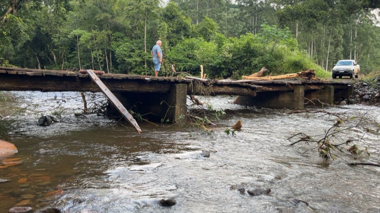 Pontes são danificadas após enxurrada atingir Jacinto Machado