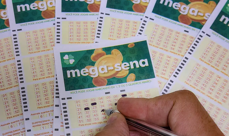 Mega-Sena sorteia prêmio de R$ 165 milhões neste domingo