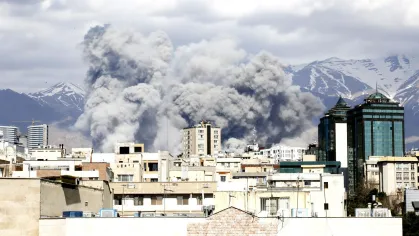 Derrubar regime será tarefa sangrenta, afirma embaixador no Irã