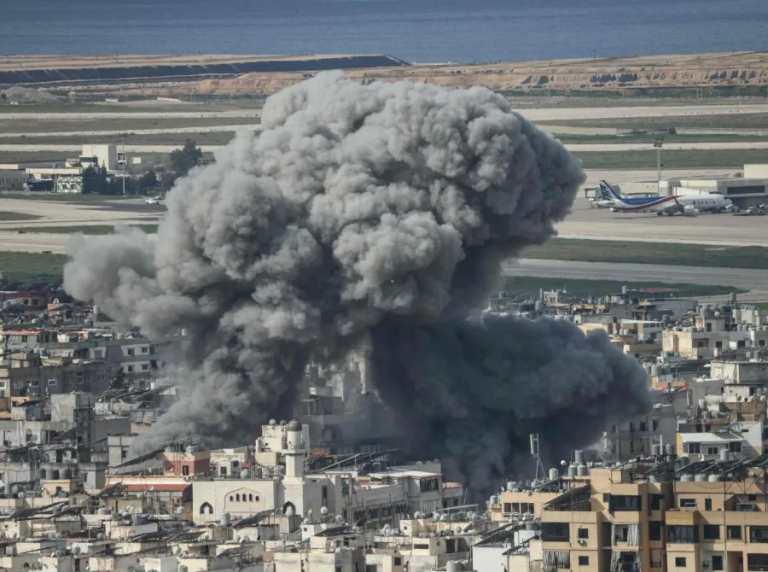 Ataques israelenses no Líbano forçam 667 mil pessoas a se deslocarem