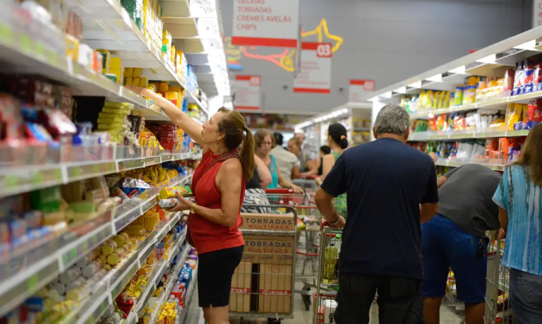 Dados apontam o aumento de preço de cesta básica em todas as capitais