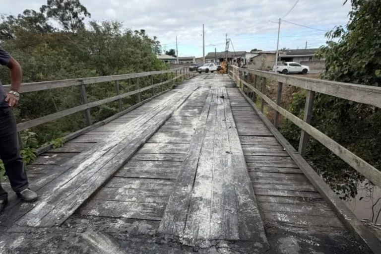 Defesa Civil libera tráfego em ponte atingida por dois incêndios