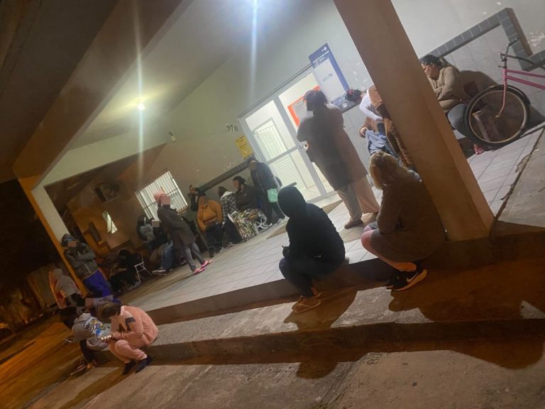 Filas na saúde de Balneário Rincão seguem gerando reclamações de moradores