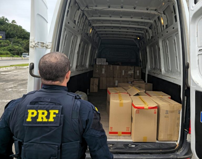(vídeo)PRF intercepta 12,5 mil maços de cigarros vindos do Paraguai