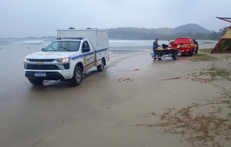 Idoso é encontrado morto em costão na Praia do Ouvidor, em Garopaba