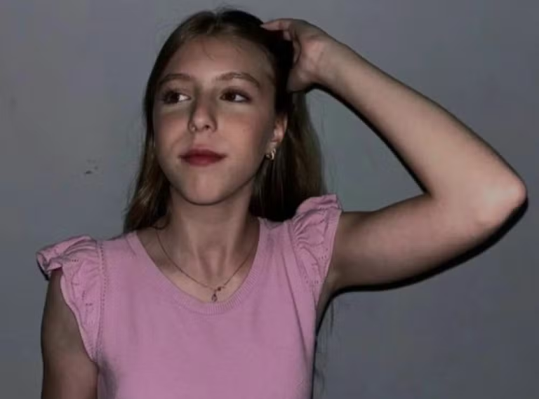 Menina de 13 anos morre após passar mal antes de entrar em quadra em SC