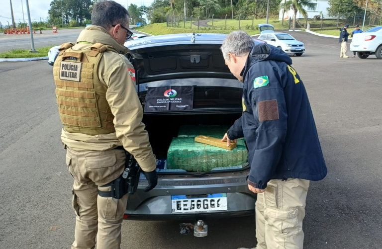 (vídeo)PRF apreende 360 quilos de maconha e três são presos