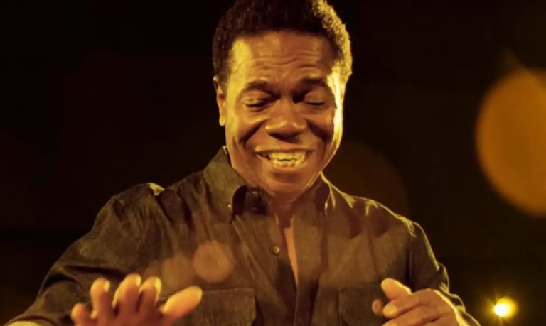 Brasileiro recebe estrela na Calçada da Fama em Hollywood