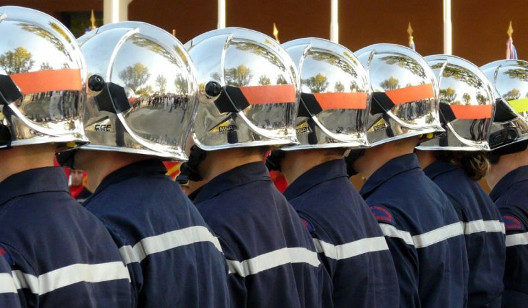 Nova lei pode mudar jornada de trabalho para policiais e bombeiros