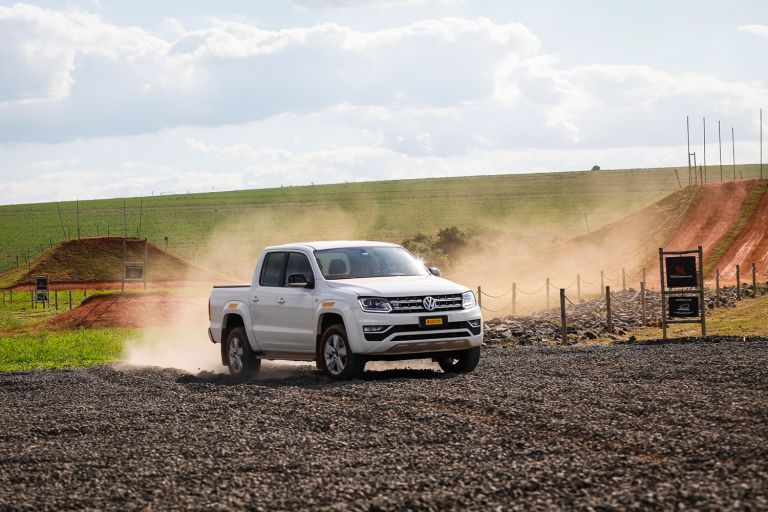 DO CAMPO À ESTRADA: COMO PNEUS ACOMPANHARAM A REVOLUÇÃO DAS PICAPES E SUVS