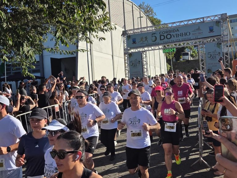 Mais de 400 atletas participam da 5ª Corrida do Vinho em Urussanga
