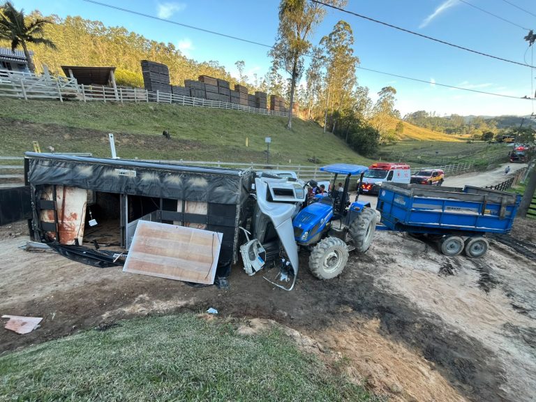 Falha nos freios de caminhão provoca colisão e deixa dois feridos