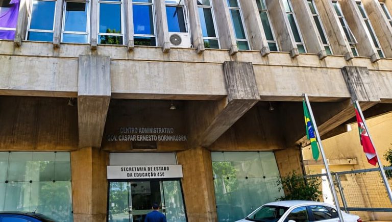 Servidoras da Educação são afastadas por supostos diplomas falsos em SC