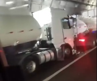 VÍDEO:Túnel do Morro do Boi é evacuado após acidente com produtos perigosos