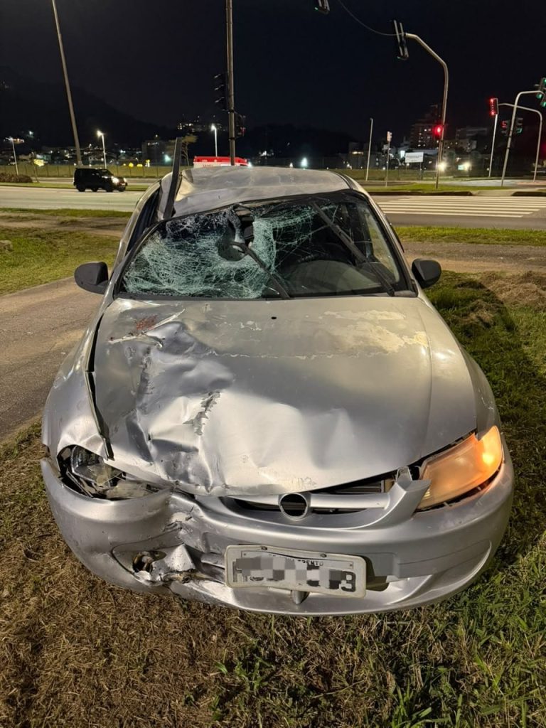 Colisão entre carro e autopropelido deixa homem morto na SC-401