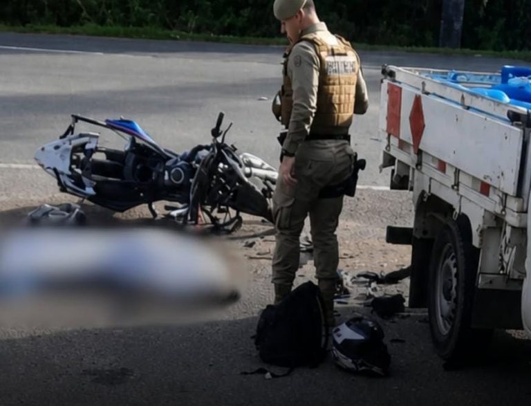 Jovem de 17 anos morre após colisão entre motocicleta e Hilux em Criciúma