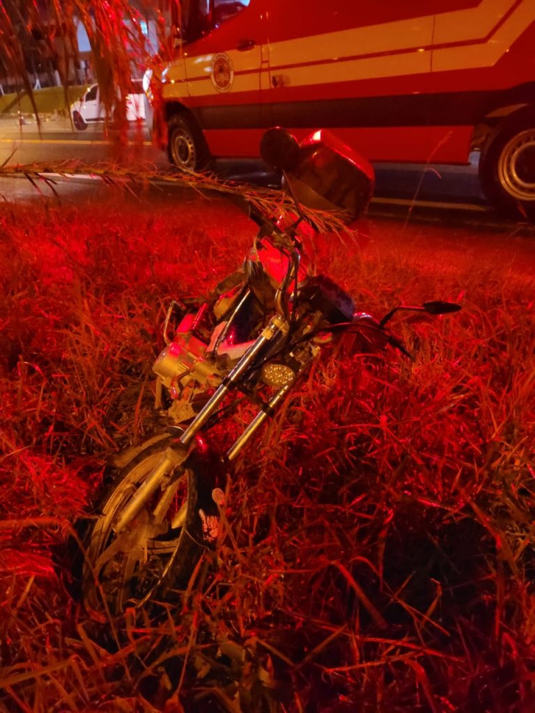 Motociclista fica ferido após colisão com carro em Morro da Fumaça